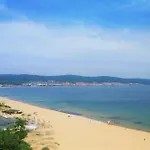 Apartment Good Vibes Avalon - уютен, двустаен с басейн, тераса и Wi-fi